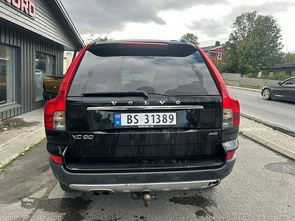 Volvo XC90 6 of 17