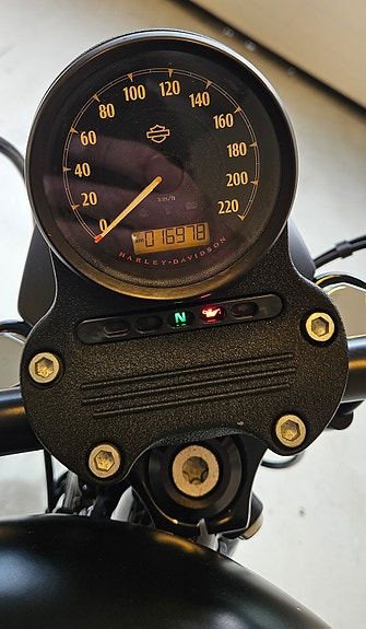 Harley-Davidson XL 883N Iron 4 of 10
