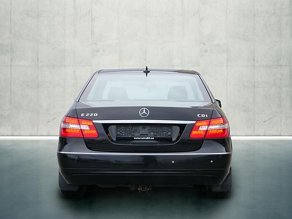 Mercedes-Benz E220 4 of 19