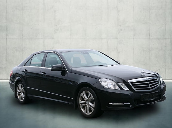 Mercedes-Benz E220 7 of 19