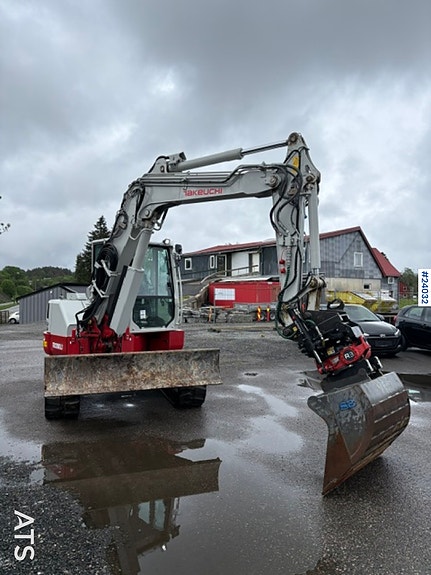 Takeuchi TB280FR gravemaskin m/ pusseskuffe og rototilt, kun 260 timer 3 of 29
