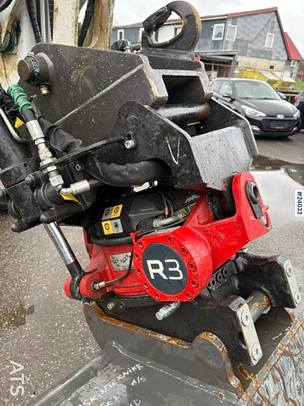 Takeuchi TB280FR gravemaskin m/ pusseskuffe og rototilt, kun 260 timer 9 of 29