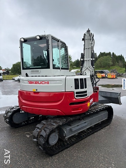 Takeuchi TB280FR gravemaskin m/ pusseskuffe og rototilt, kun 260 timer 5 of 29