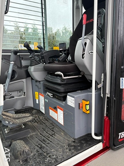 Takeuchi TB280FR gravemaskin m/ pusseskuffe og rototilt, kun 260 timer 20 of 29