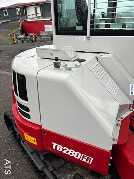 Takeuchi TB280FR gravemaskin m/ pusseskuffe og rototilt, kun 260 timer 17 of 29