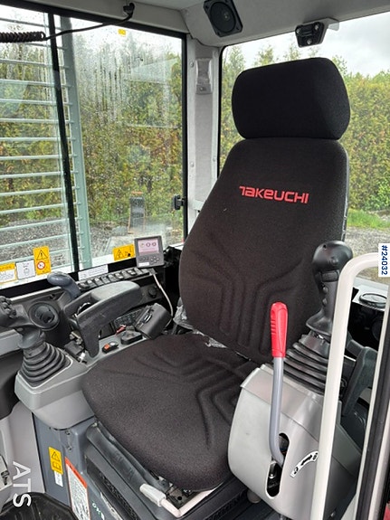 Takeuchi TB280FR gravemaskin m/ pusseskuffe og rototilt, kun 260 timer 21 of 29