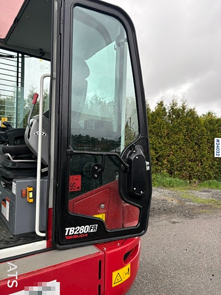 Takeuchi TB280FR gravemaskin m/ pusseskuffe og rototilt, kun 260 timer 26 of 29