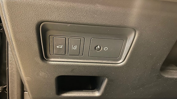 Land Rover Discovery 25 of 29