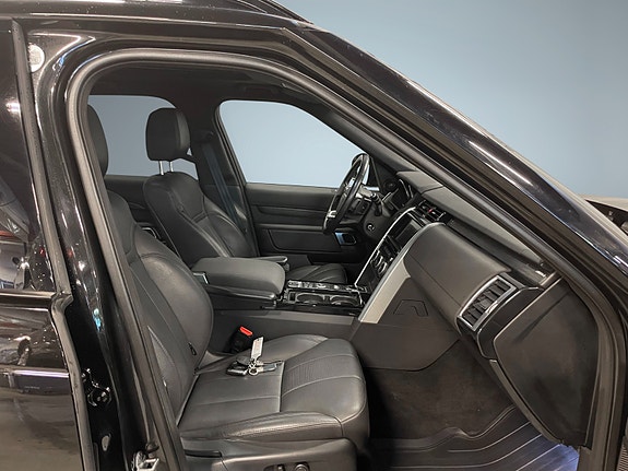 Land Rover Discovery 15 of 29