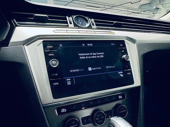 Volkswagen Passat 19 of 19