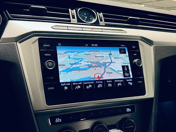 Volkswagen Passat 15 of 19