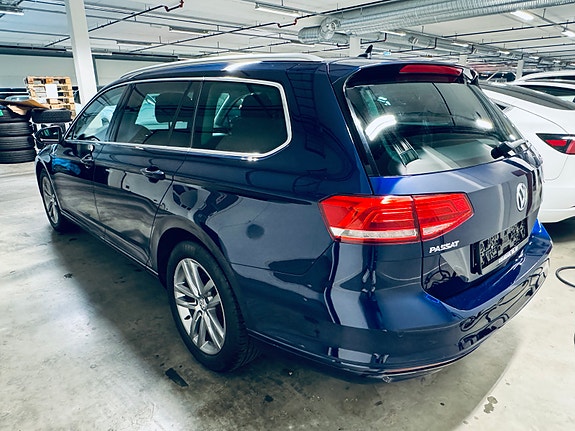 Volkswagen Passat 4 of 19