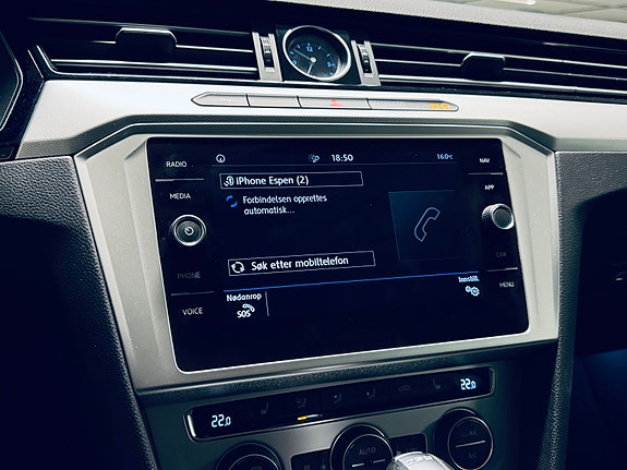 Volkswagen Passat 13 of 19