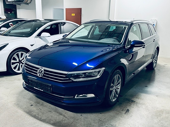 Volkswagen Passat 2 of 19