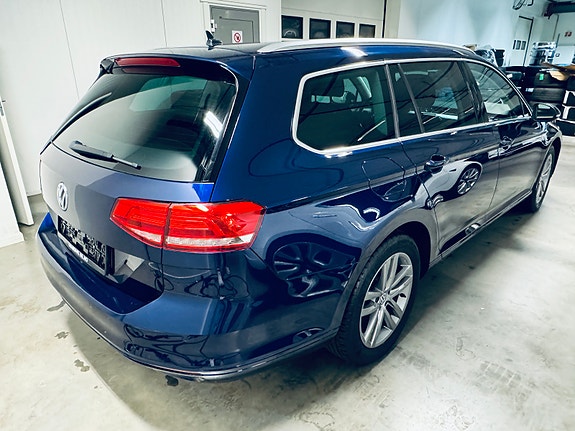 Volkswagen Passat 5 of 19