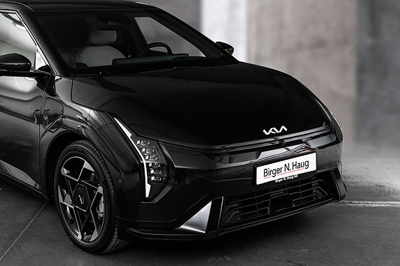 Kia EV4 2 of 29