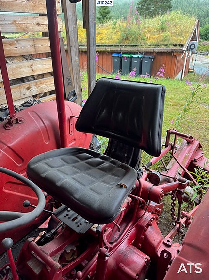 Volvo BM 400 Traktor - Frontlaster, skuffe og skjær 20 of 24