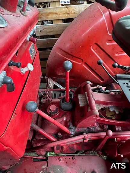 Volvo BM 400 Traktor - Frontlaster, skuffe og skjær 16 of 24