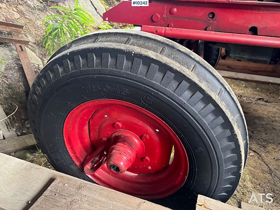 Volvo BM 400 Traktor - Frontlaster, skuffe og skjær 22 of 24