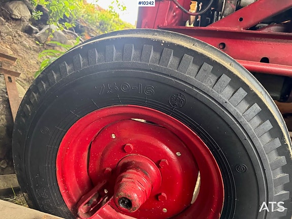 Volvo BM 400 Traktor - Frontlaster, skuffe og skjær 21 of 24