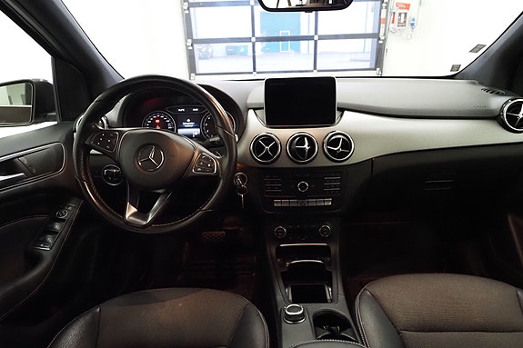 Mercedes-Benz B180 10 of 21