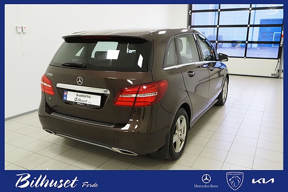 Mercedes-Benz B180 3 of 21