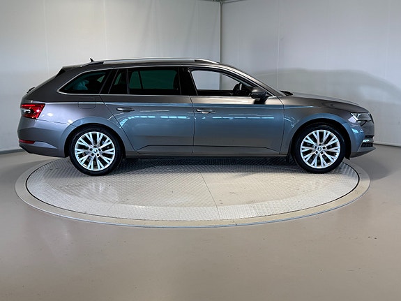 Skoda Superb 14 of 30