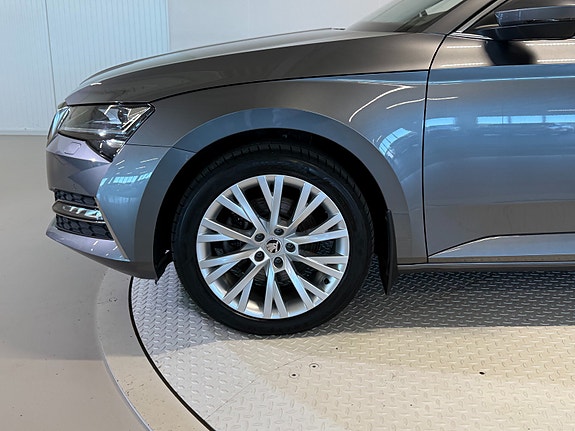 Skoda Superb 8 of 30