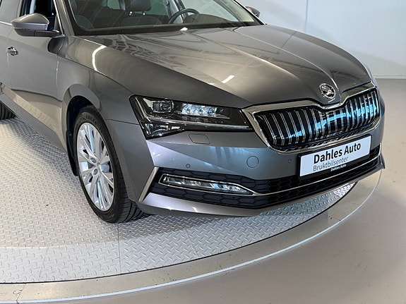 Skoda Superb 16 of 30