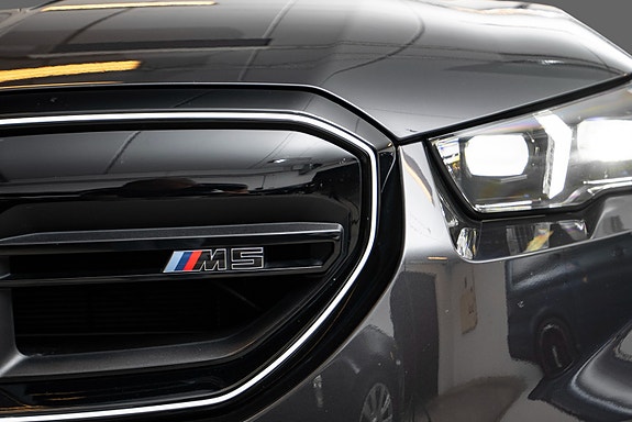 BMW M5 3 of 27