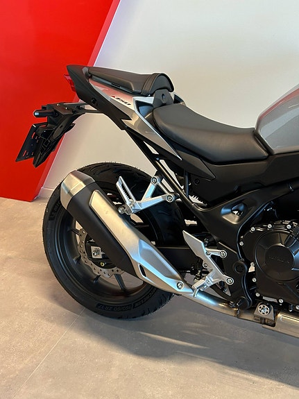 Honda CB750 Hornet E-Clutch - Kampanje! Få med 5.000,- i ekstrautstyr eller kjøreutstyr 2 of 8