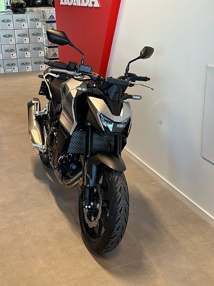 Honda CB750 Hornet E-Clutch - Kampanje! Få med 5.000,- i ekstrautstyr eller kjøreutstyr 4 of 8