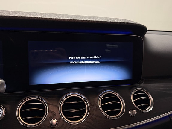 Mercedes-Benz E220 d 30 of 30