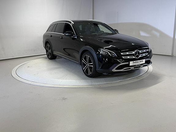 Mercedes-Benz E220 d 2 of 30