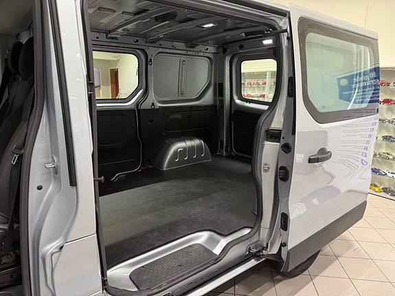 Renault Trafic 7 of 21