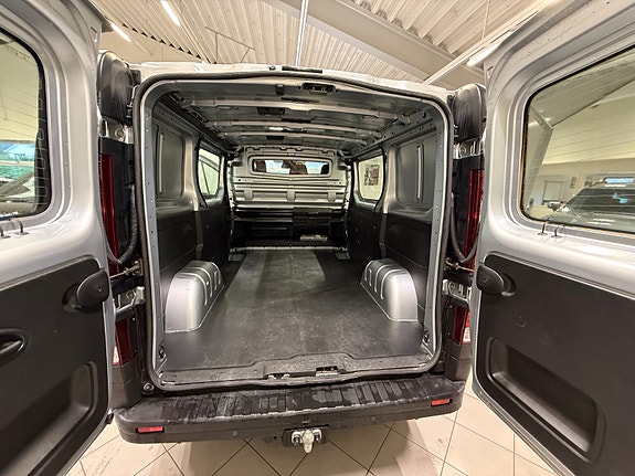 Renault Trafic 8 of 21