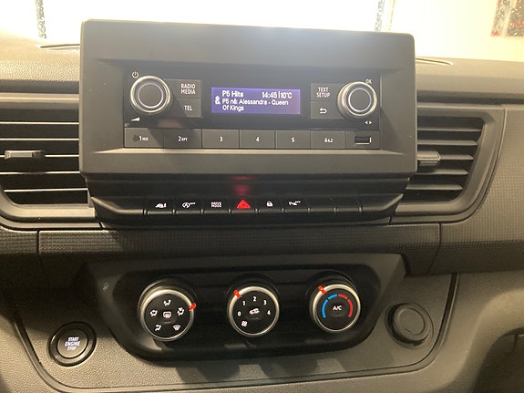 Renault Trafic 14 of 21