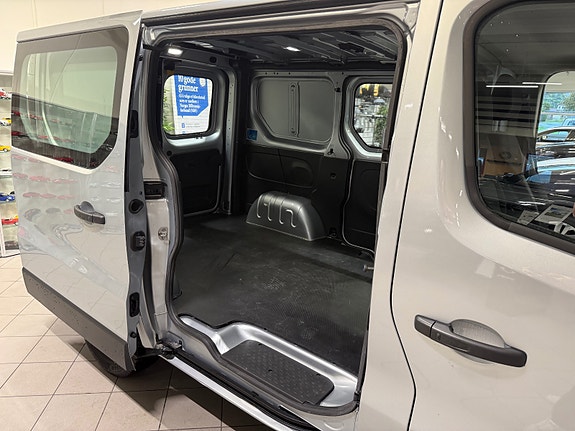 Renault Trafic 6 of 21