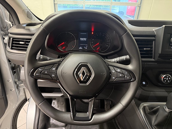 Renault Trafic 12 of 21