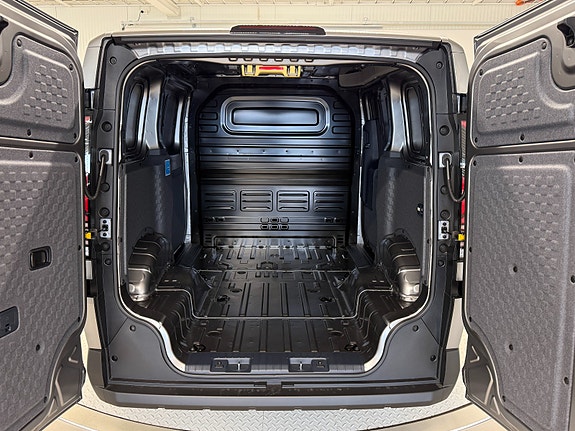 Kia PV5 13 of 30