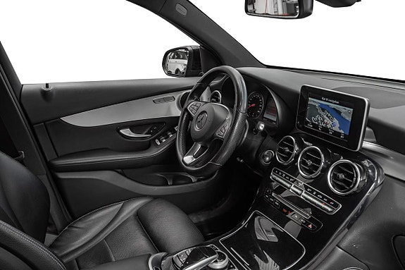 Mercedes-Benz GLC350 e 25 of 25