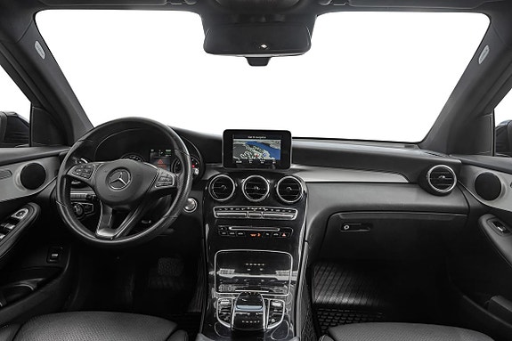 Mercedes-Benz GLC350 e 12 of 25