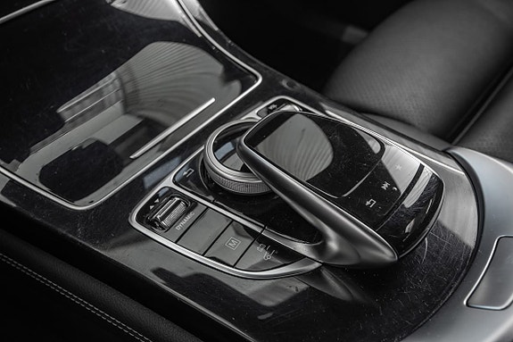 Mercedes-Benz GLC350 e 17 of 25