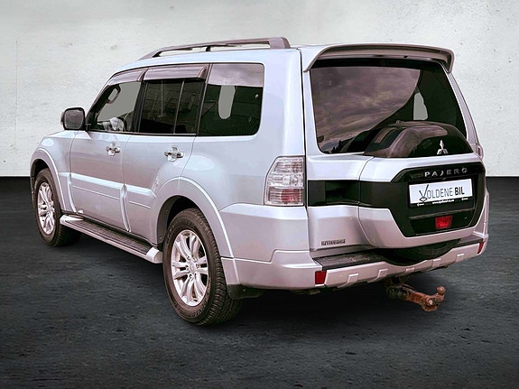 Mitsubishi Pajero 3 of 16