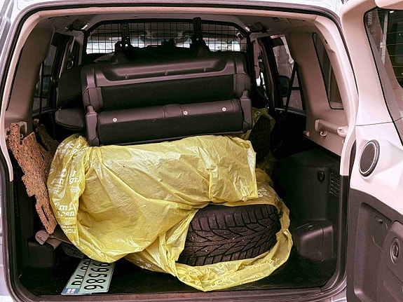 Mitsubishi Pajero 12 of 16