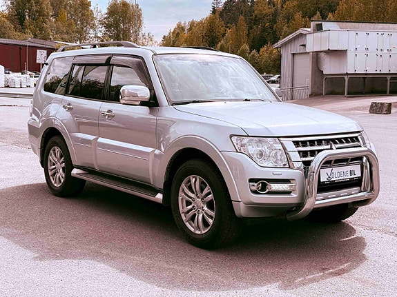 Mitsubishi Pajero 6 of 16