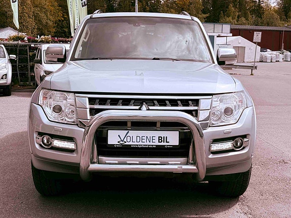 Mitsubishi Pajero 7 of 16