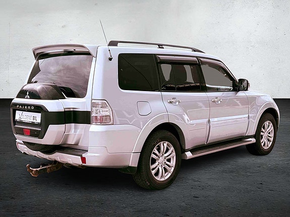 Mitsubishi Pajero 5 of 16