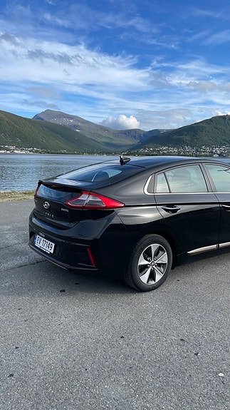 Hyundai IONIQ 7 of 30