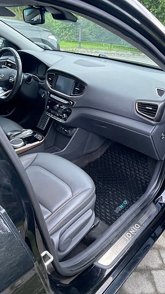 Hyundai IONIQ 17 of 30